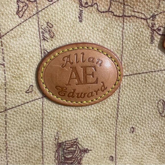 Vintage Allen Edward Map Barrel Handbag - Picture 9 of 14